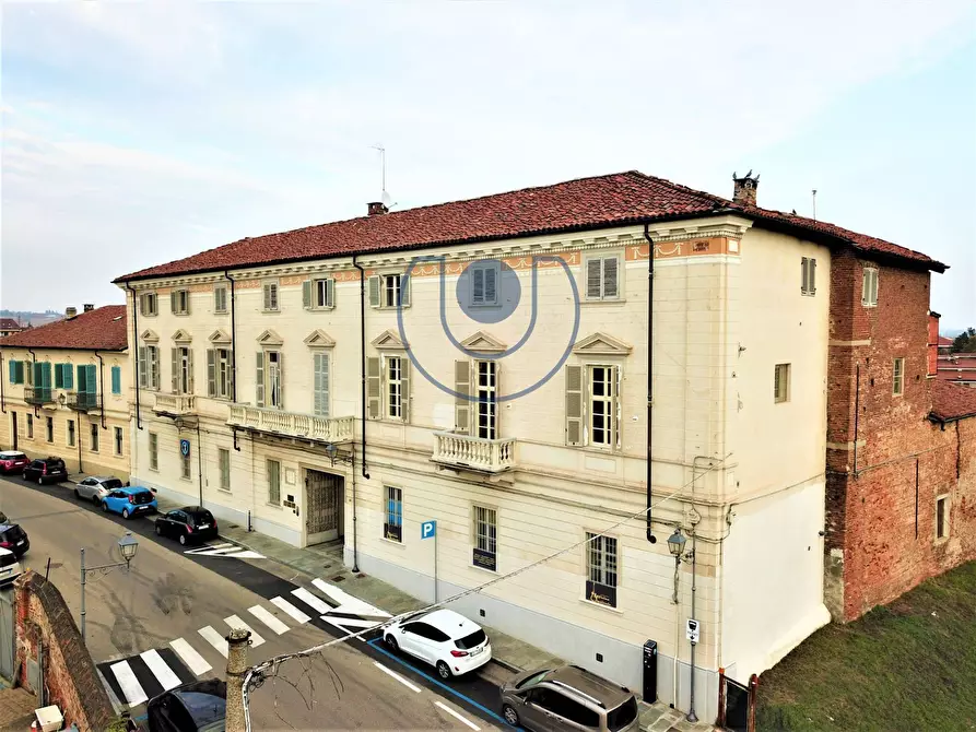 Immagine 1 di Palazzo in vendita  in Via delle Rosine a Chieri