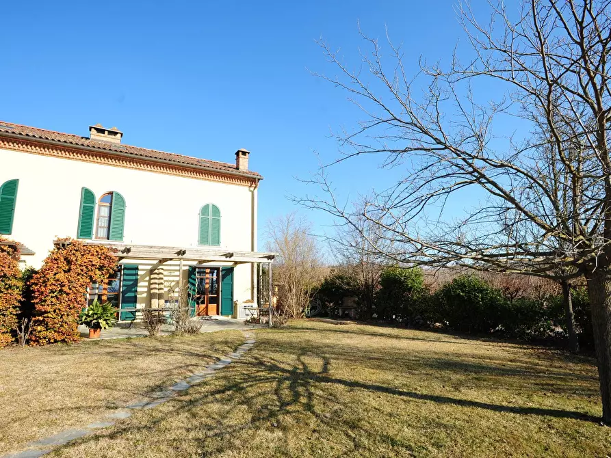 Immagine 1 di Villa in vendita  in Strada La Famulenta a Grazzano Badoglio
