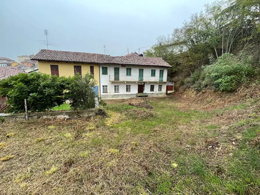 Immagine 1 di Casa indipendente in vendita  in Via Cristoforo Colombo a Azzano D'asti