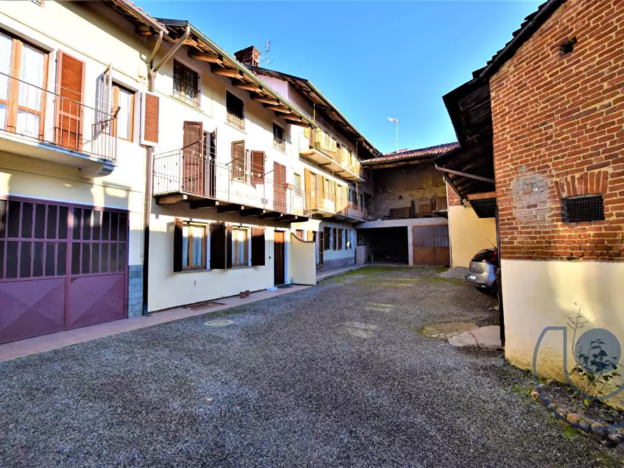 Immagine 1 di Appartamento in vendita  in Via Vittorio Emanuele a Albugnano