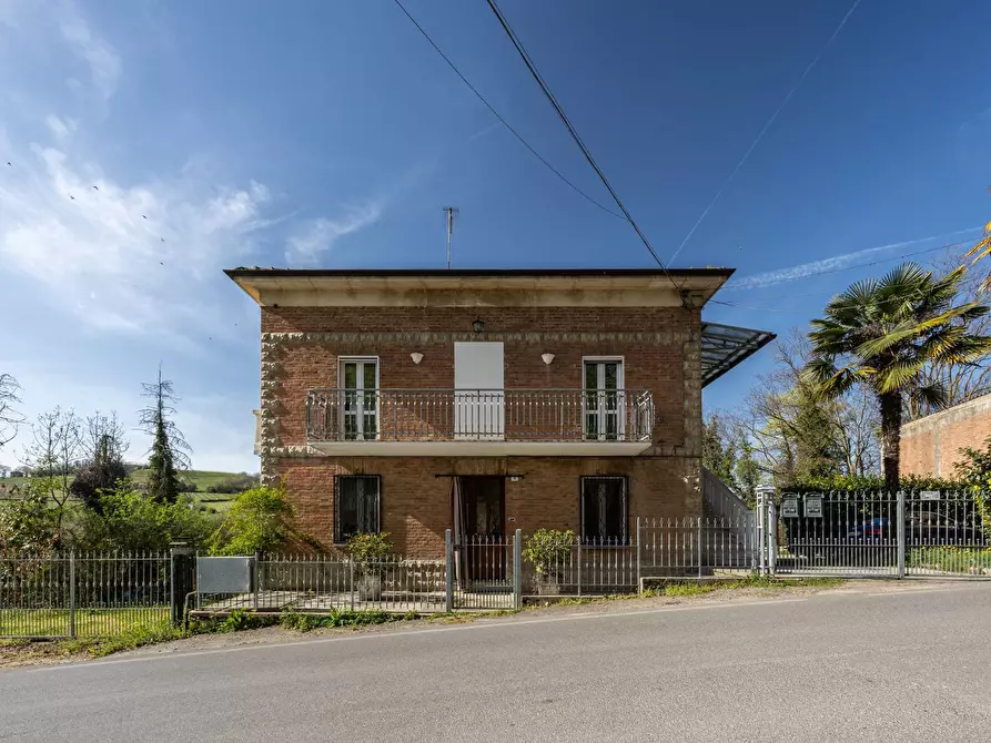 Immagine 1 di Villa in vendita  in Via Brigate Garibaldine a Costigliole D'asti