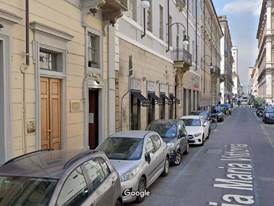 Immagine 1 di Negozio in affitto  in Via Maria Vittoria a Torino
