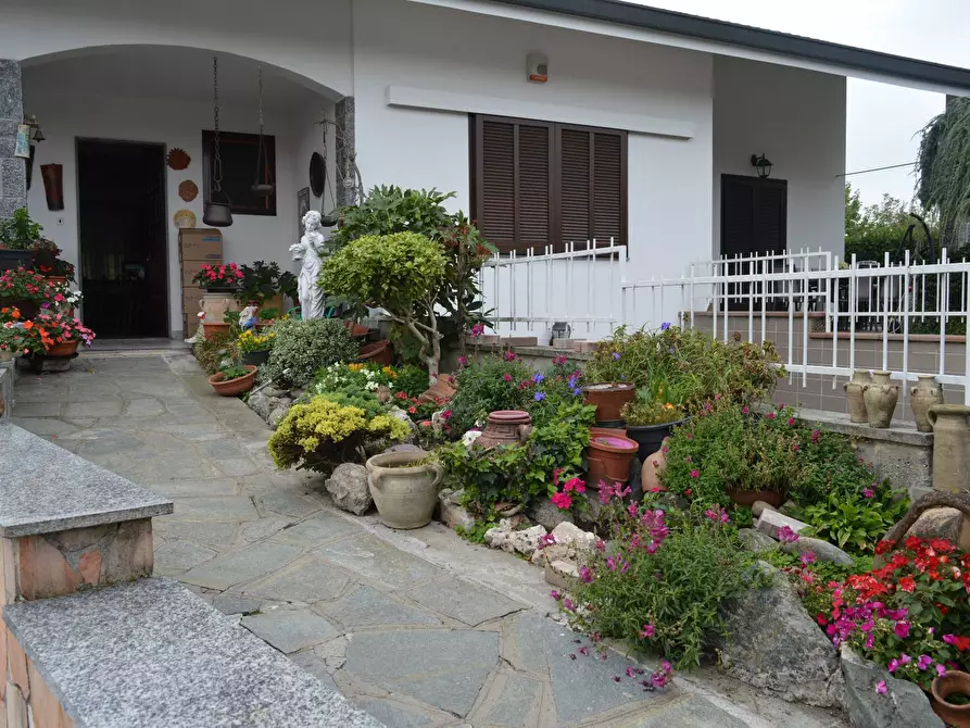 Immagine 1 di Villa in vendita  in VIA BORGARO a Mappano