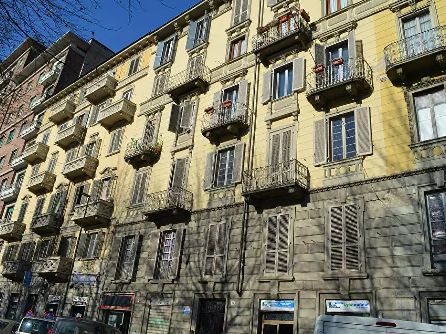 Immagine 1 di Magazzino in vendita  in Corso Giulio Cesare a Torino