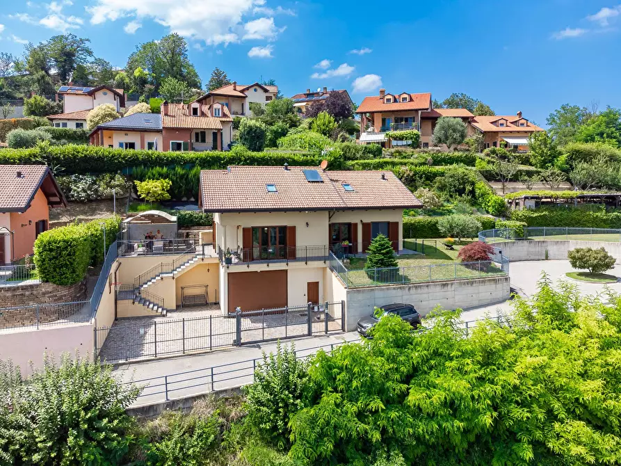 Immagine 1 di Villa in vendita  in Via Del Mondo a Andezeno