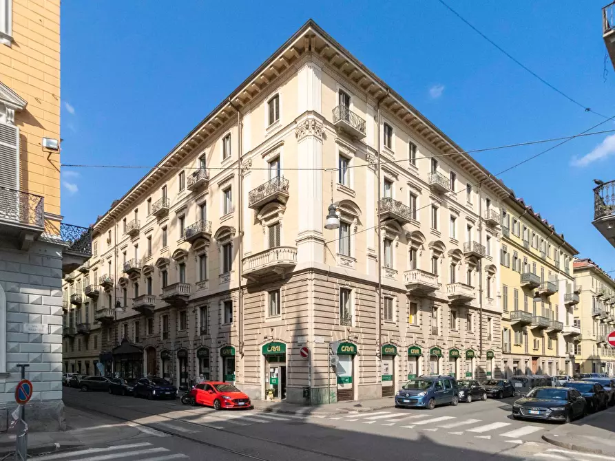Immagine 1 di Appartamento in vendita  in via San Secondo a Torino
