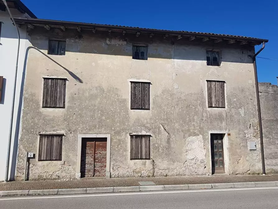 Immagine 1 di Villa in vendita  in VIA MANZONI a Capriva Del Friuli