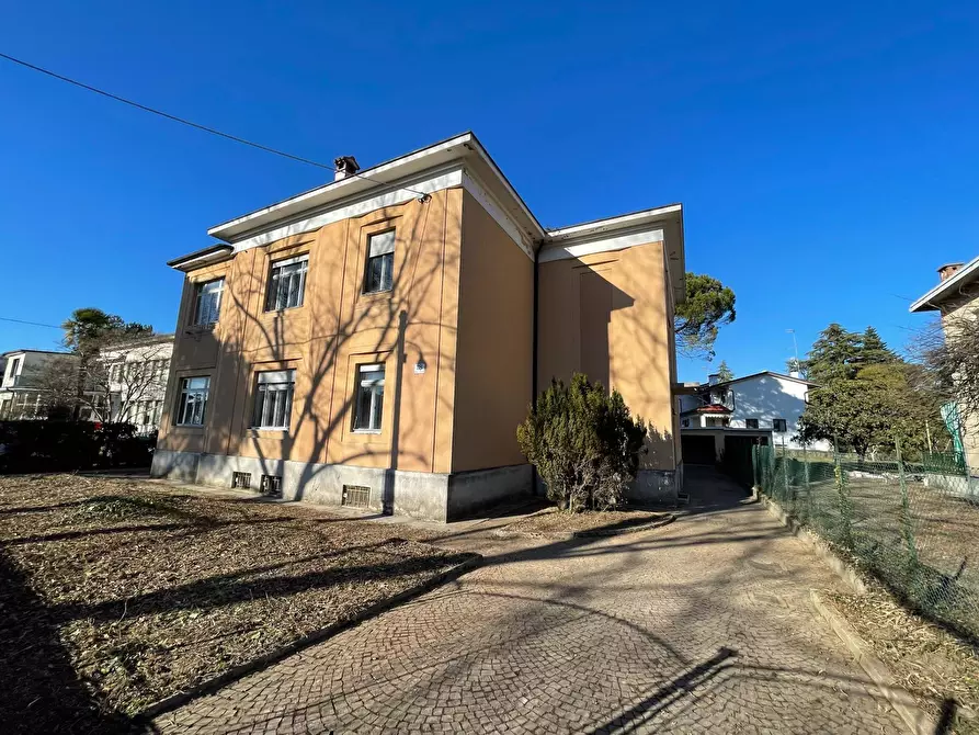 Immagine 1 di Villa in vendita  in Viale Virgilio a Gorizia