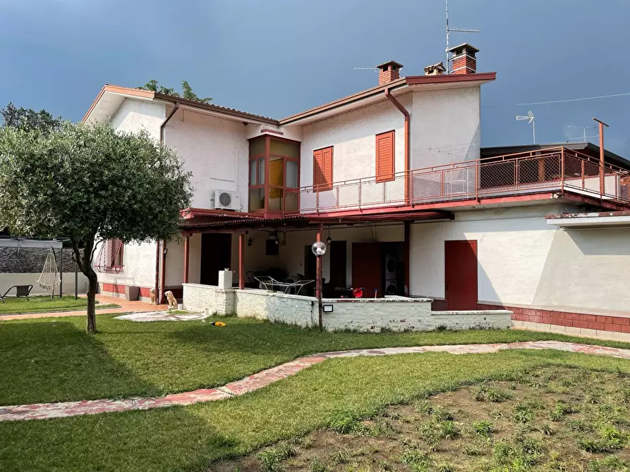 Immagine 1 di Villa in vendita  in VIALE TRIESTE a Farra D'isonzo