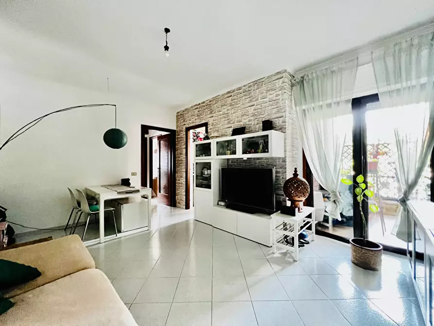 Immagine 1 di Appartamento in vendita  in Via Donizetti a Albano Laziale