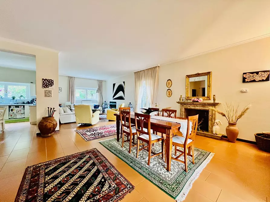 Immagine 1 di Villa in vendita  in Via Contrada Poggi D'oro a Genzano Di Roma