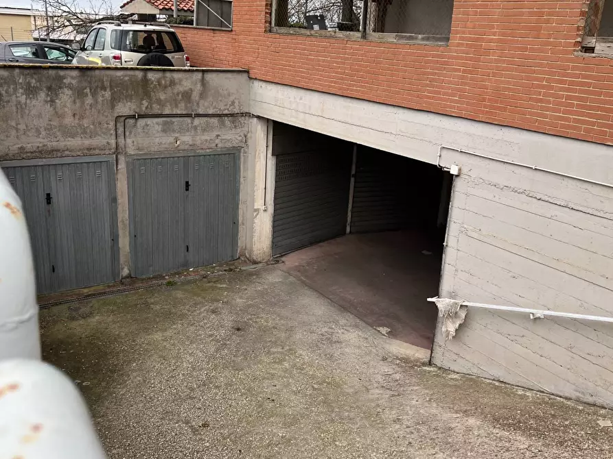 Immagine 1 di Posto auto in affitto  in Via Donizetti a Albano Laziale