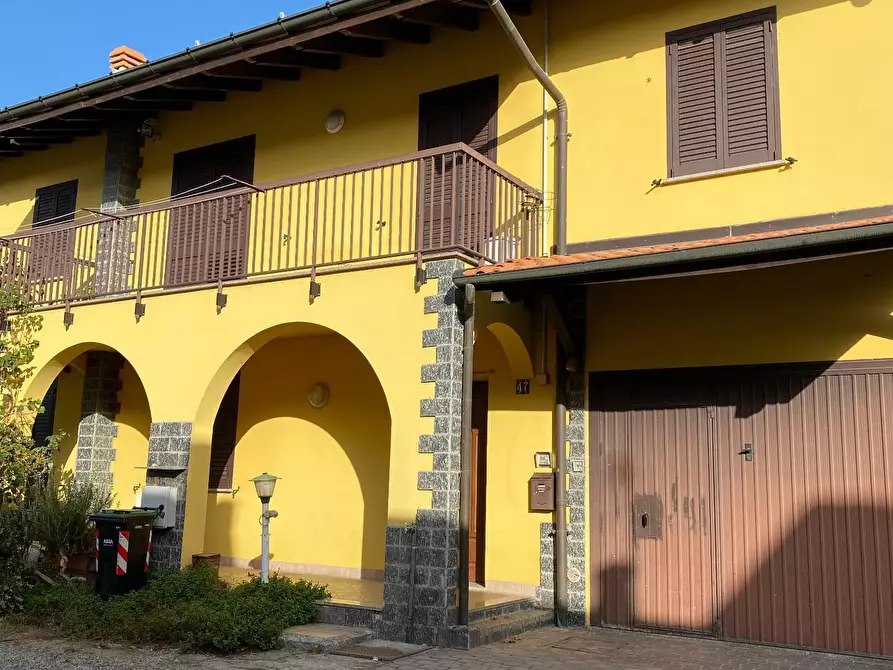Immagine 1 di Villa in vendita  a Novara