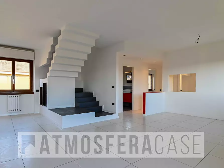 Immagine 1 di Appartamento in vendita  in via Umberto Saba a Almenno San Bartolomeo