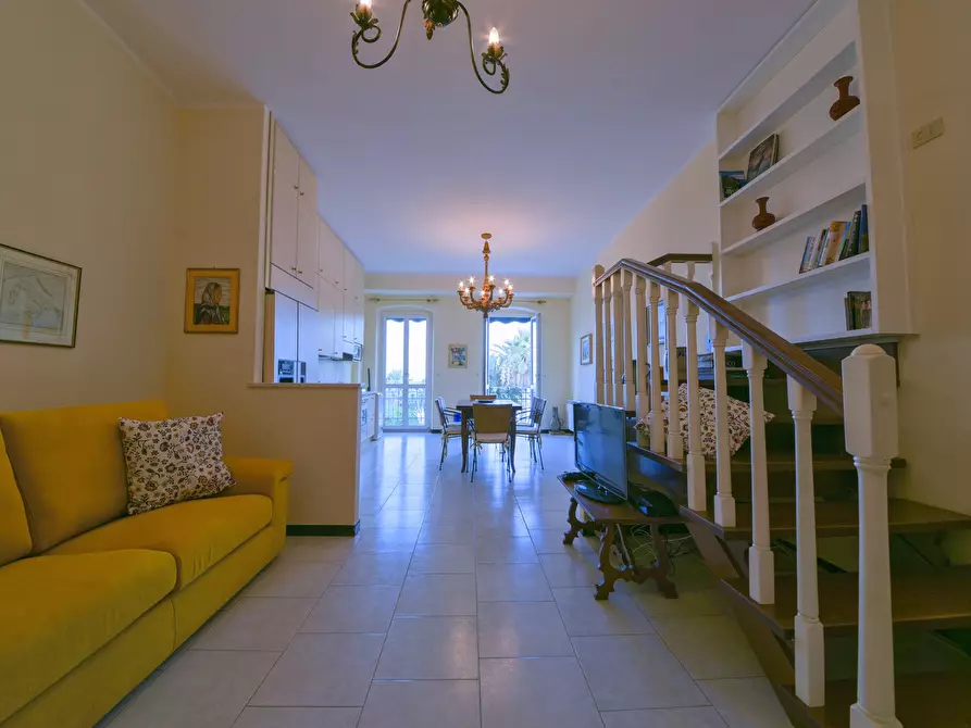 Immagine 1 di Appartamento in affitto  in Via Campana a Varazze