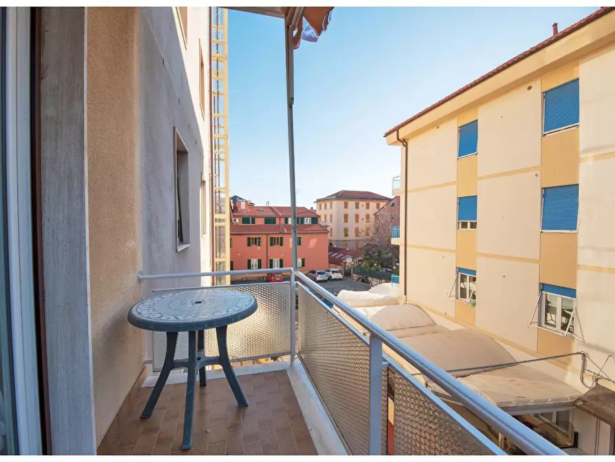 Immagine 1 di Appartamento in affitto  in Via Robello a Varazze