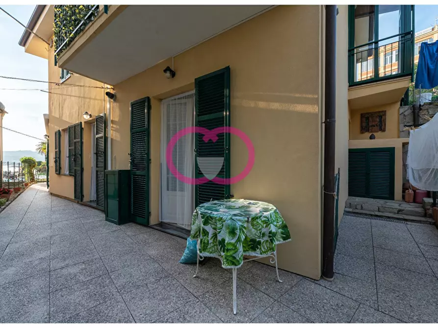 Immagine 1 di Appartamento in affitto  in Via Cavetto a Varazze