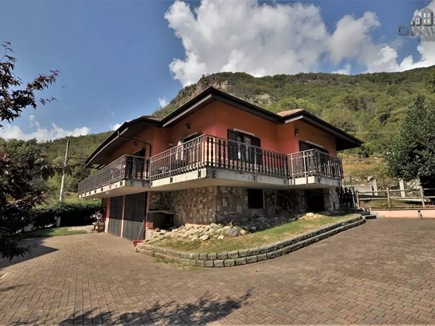 Immagine 1 di Villa in vendita  in via Olivetti a Alpette