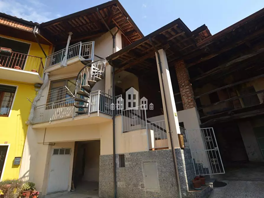 Immagine 1 di Casa indipendente in vendita  in Via Rua a Castellamonte