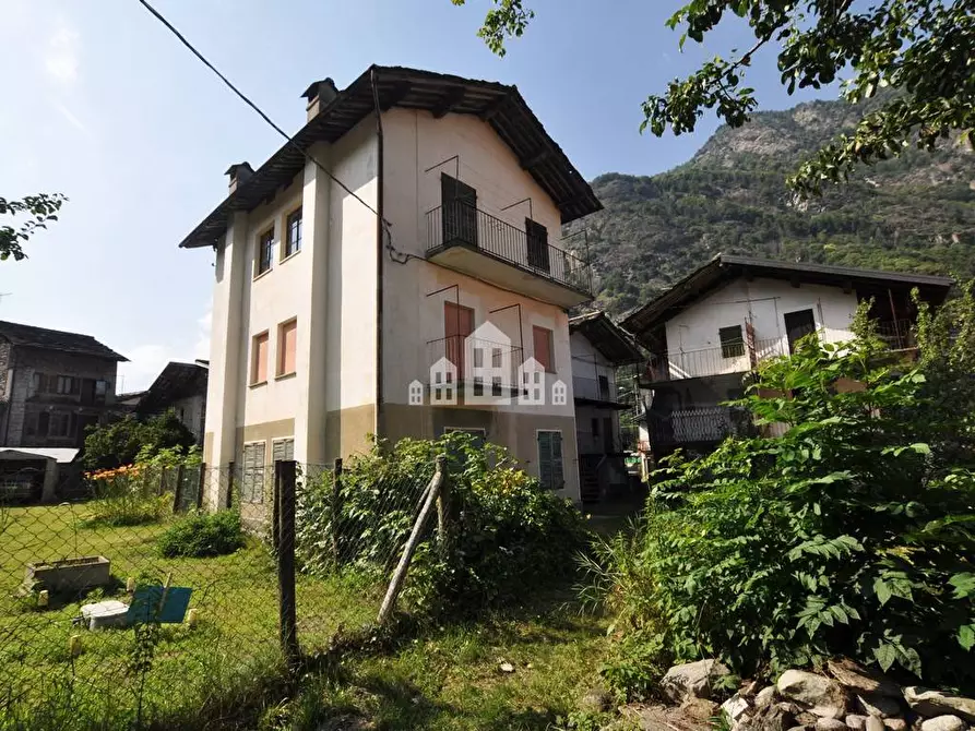 Immagine 1 di Casa indipendente in vendita  in Frazione Praie a Alpette