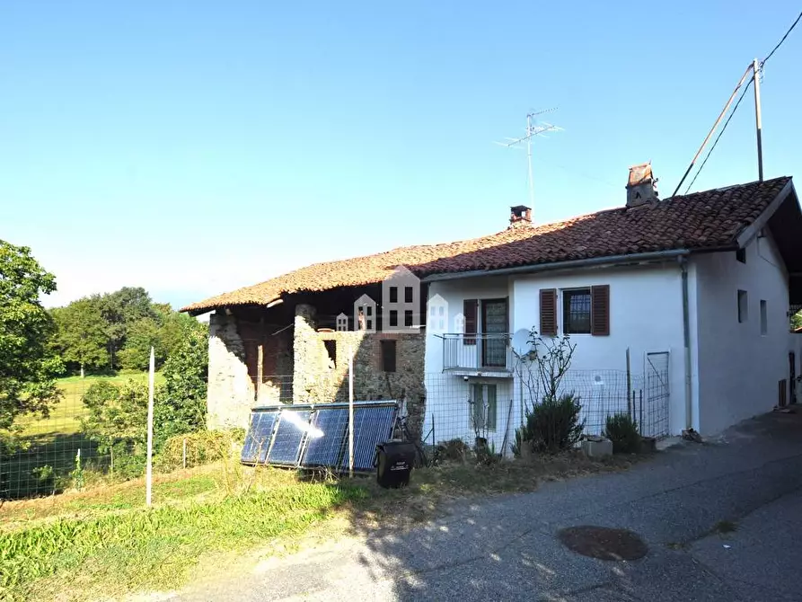 Immagine 1 di Casa indipendente in vendita  in Frazione San Giovanni, Via Ivrea a Castellamonte