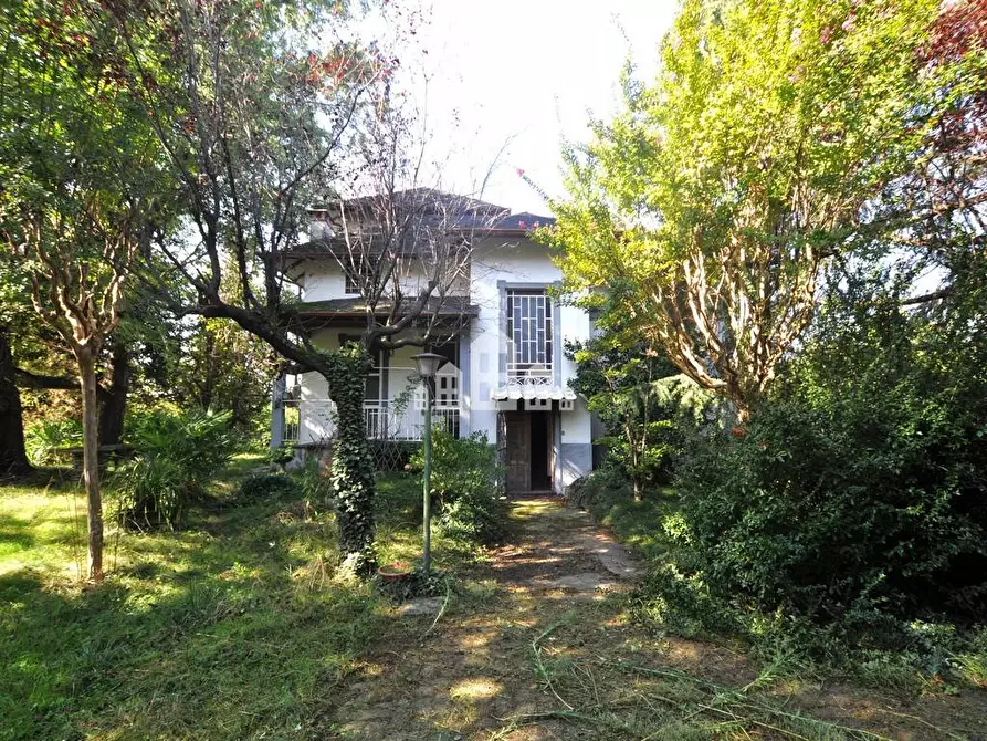 Immagine 1 di Villa in vendita  in Via Castellamonte a Albiano D'ivrea