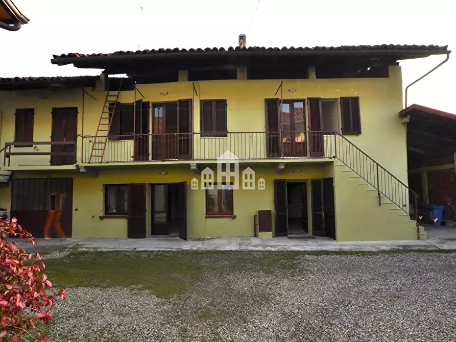 Immagine 1 di Casa indipendente in vendita  in via Torino a Alpette