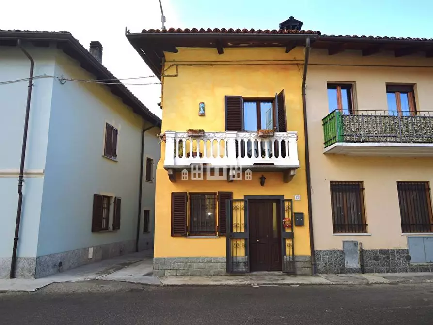 Immagine 1 di Casa indipendente in vendita  in Via Chivasso a Alpette