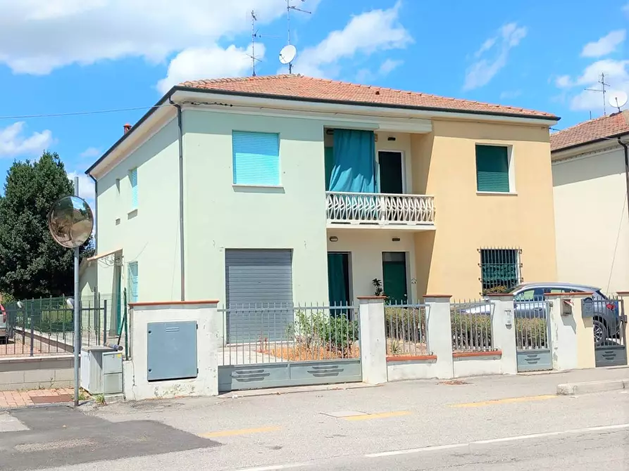 Immagine 1 di Villa in vendita  in via buttifredo a Ferrara