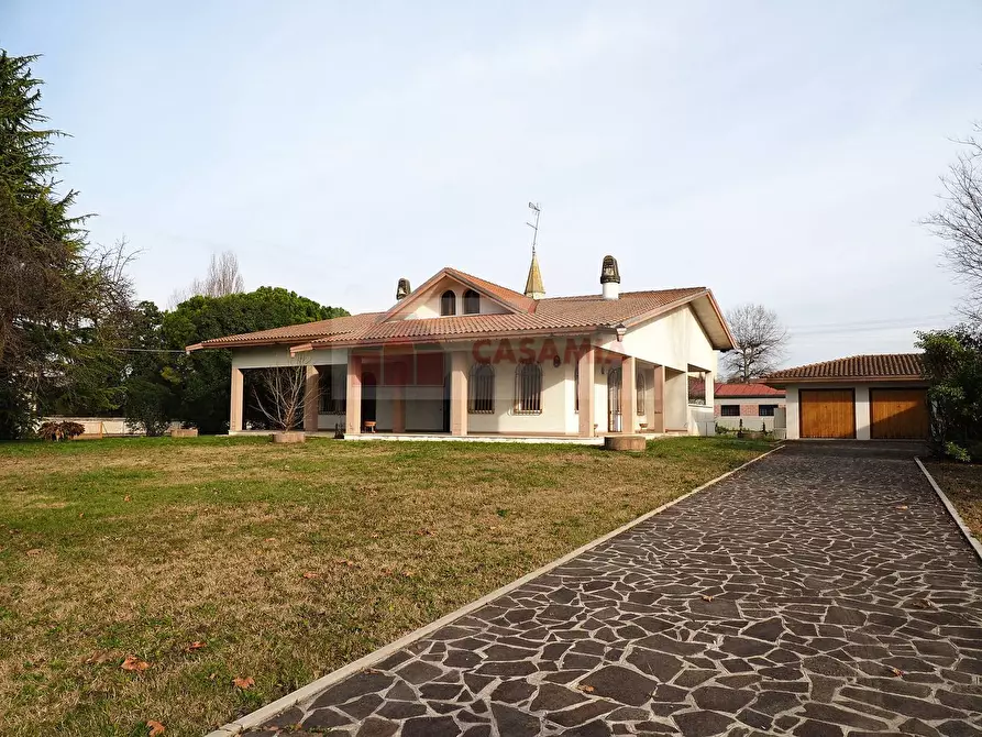 Immagine 1 di Villa in vendita  a Cessalto