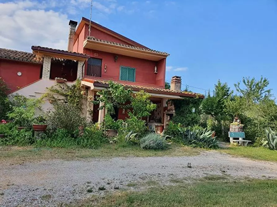 Immagine 1 di Casa indipendente in vendita  in Contrada Panighieri a Teramo
