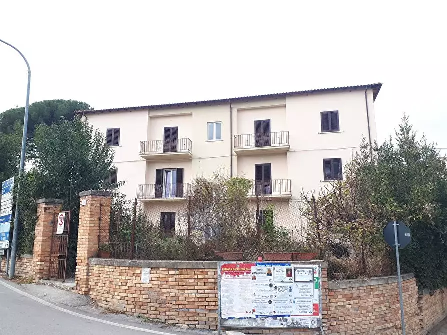 Immagine 1 di Appartamento in affitto  in Via Martiri Ungheresi a Teramo