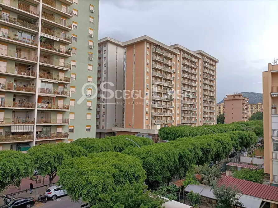 Immagine 1 di Appartamento in vendita  in Largo Felice Giarrusso a Palermo
