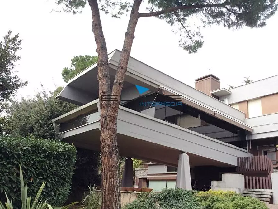 Immagine 1 di Villa in vendita  in Canonico a Pescara