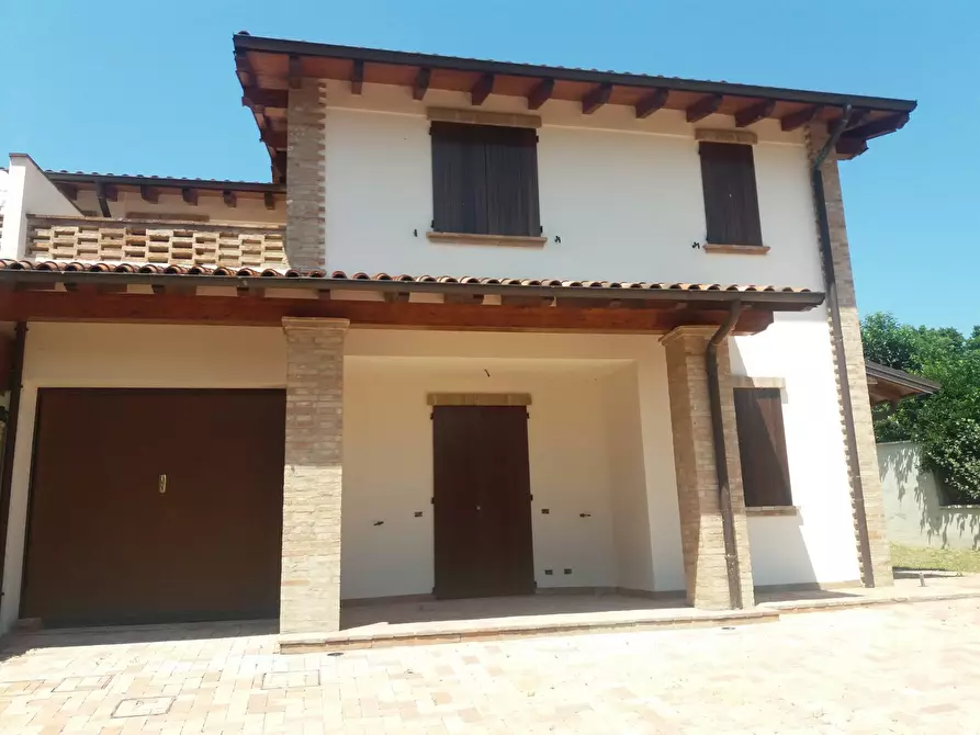 Immagine 1 di Villa in vendita  in VIA CLAUDIA a Maranello