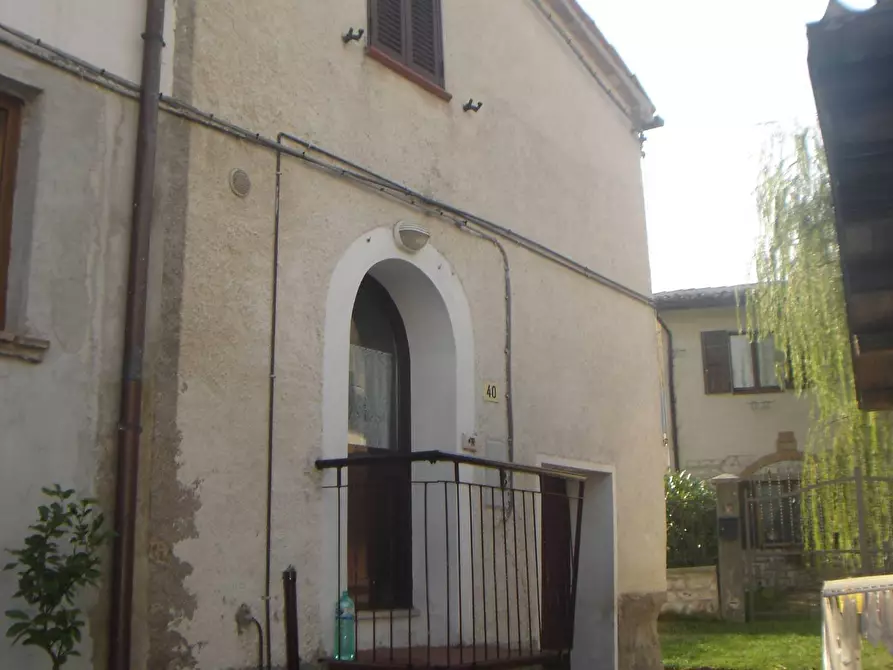 Immagine 1 di Villa in vendita  in località Marenella a Fabriano