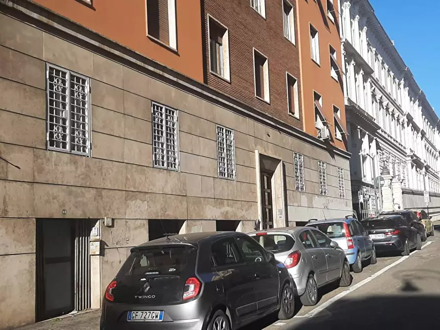 Immagine 1 di Posto auto in vendita  in Via Tasso a Roma