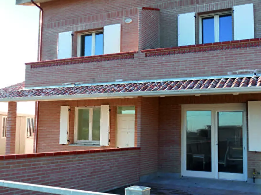Immagine 1 di Villa in vendita  a Vigarano Mainarda
