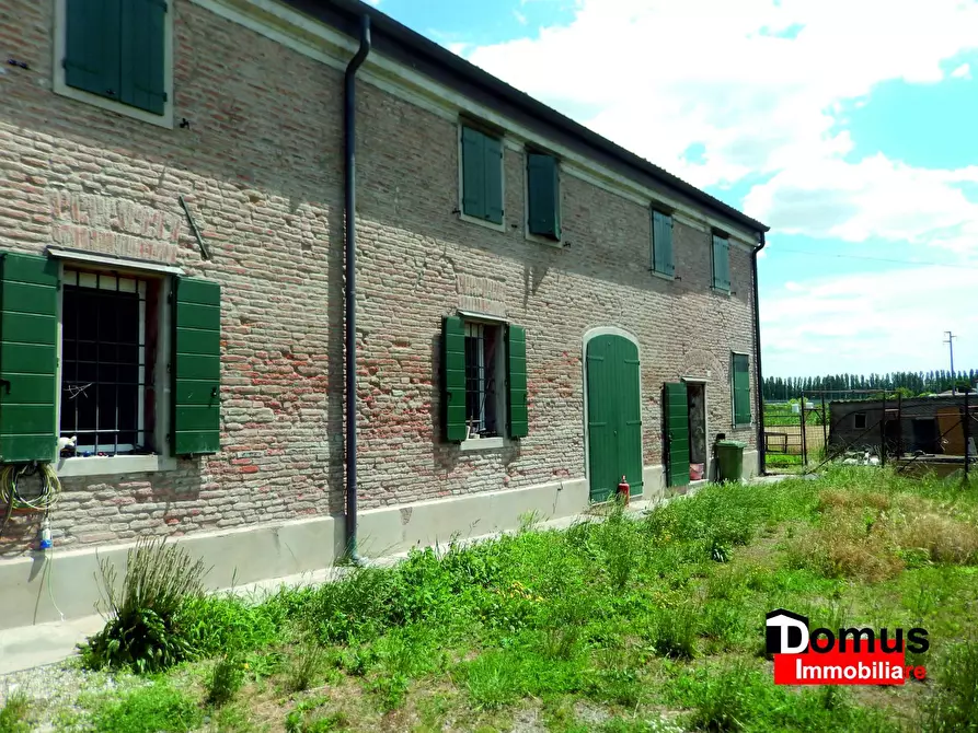 Immagine 1 di Rustico / casale in vendita  a Ferrara