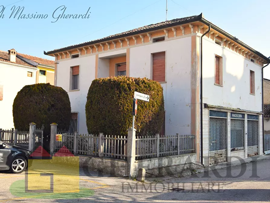 Immagine 1 di Villa in vendita  a Argenta