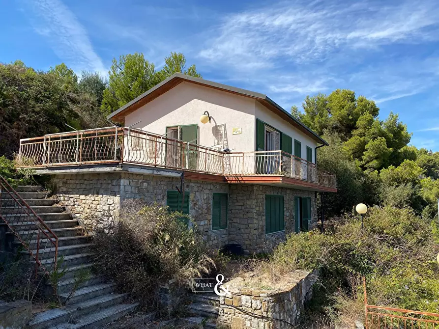 Immagine 1 di Villa in vendita  in Via Al Castellareto a Badalucco
