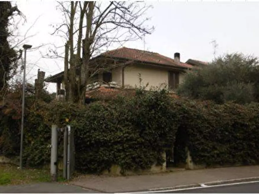 Immagine 1 di Villa in vendita  in Via Don Cantini a Bussero