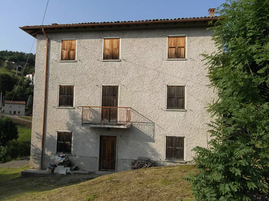 Immagine 1 di Rustico / casale in vendita  in Loc. Casa Barattina sn - Miargolo San Marco a Zogno