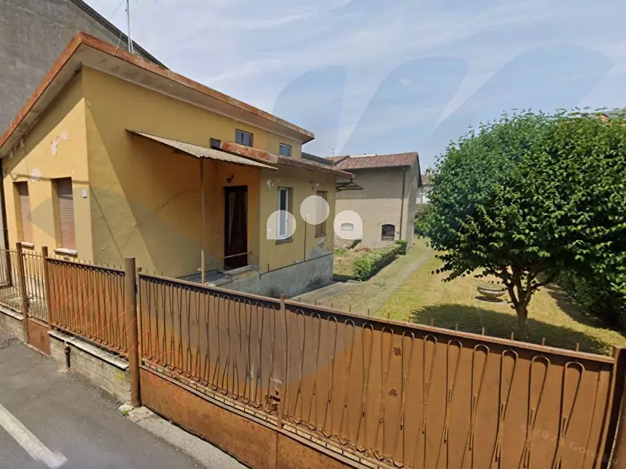 Immagine 1 di Villa in vendita  in Via Vigne a Castelleone