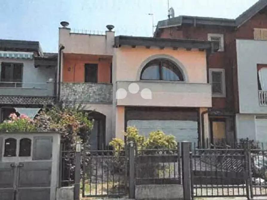 Immagine 1 di Villa in vendita  in Via Bottesini a Vailate