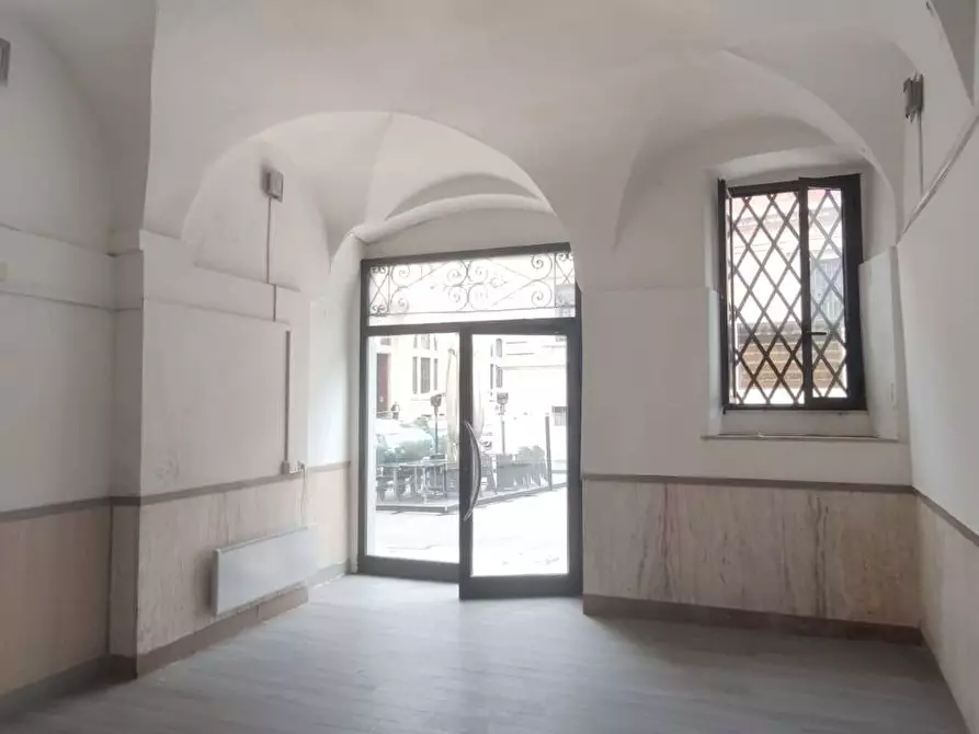Immagine 1 di Locale commerciale in affitto  in largo crivelli a Ascoli Piceno