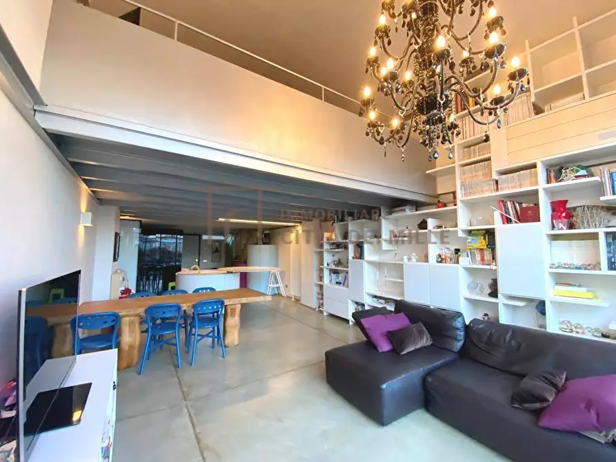 Immagine 1 di Loft/Open space in vendita  in Via Gerolamo Acerbis a Alzano Lombardo
