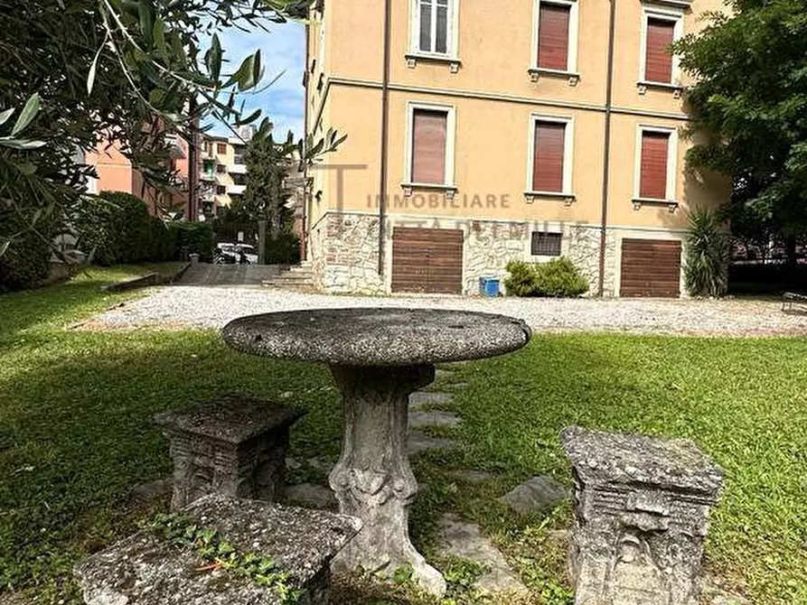 Immagine 1 di Palazzo in vendita  in Via Borgo Santa Caterina a Bergamo