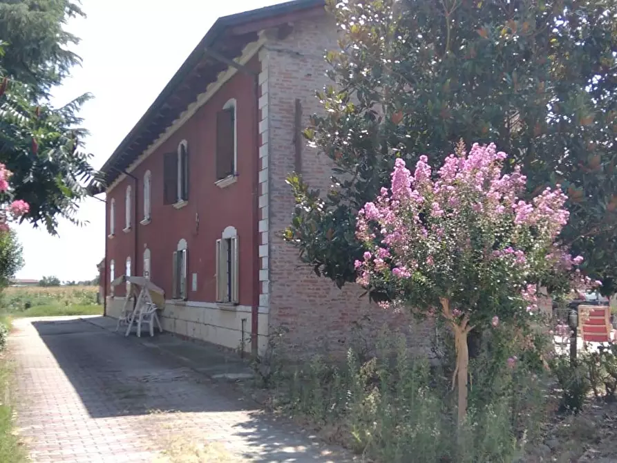 Immagine 1 di Casa indipendente in vendita  in Viale Adriatico a Goro