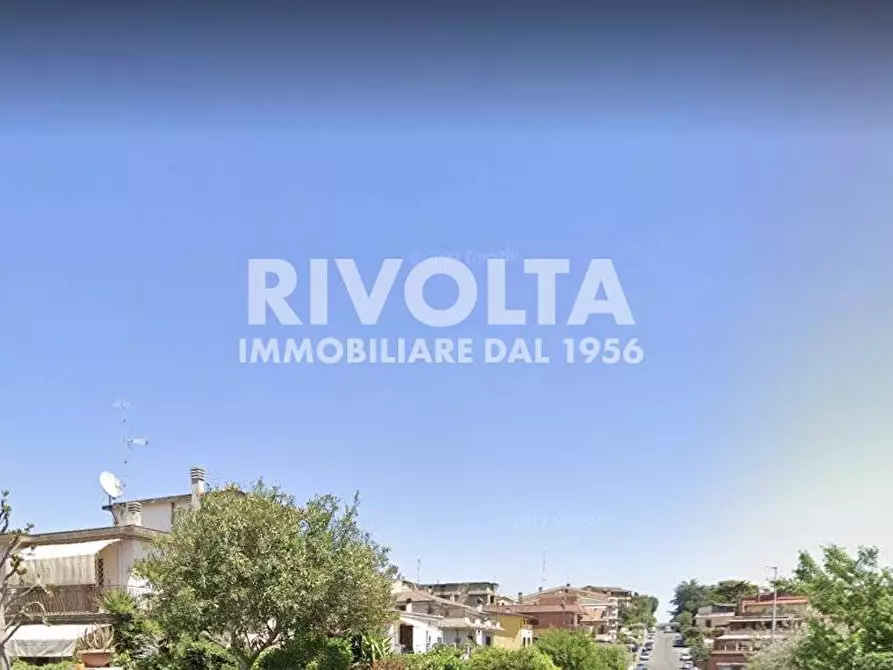 Immagine 1 di Appartamento in vendita  in Via Rometta a Roma